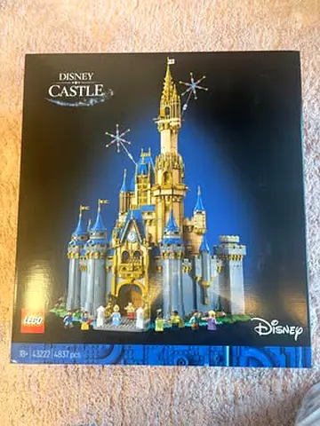 BARGAIN BRAND NEW RARE LEGO 43222 DISNEY CASTLE