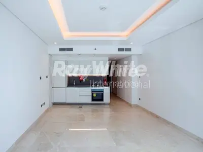 High Floor| Canal and Pool View | Vacant Soon