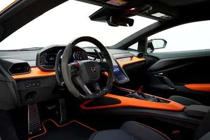صورة 9 لـ 2024 Lamborghini REVUELTO