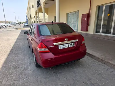 2010 Nissan VERSA 照片 2
