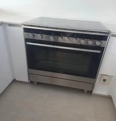 Siemens brand full gas cooker 5 Burner 90 cm