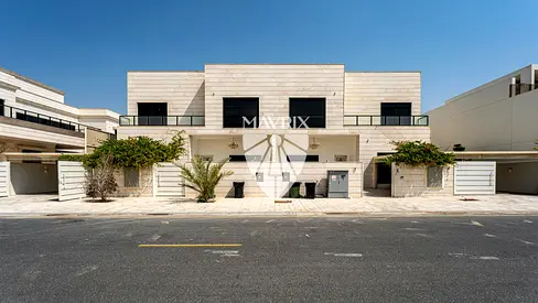 Spacious 5BR Villa | Prime Location | Luxurious