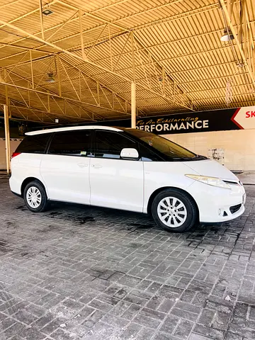 2017 Toyota PREVIA photo 1