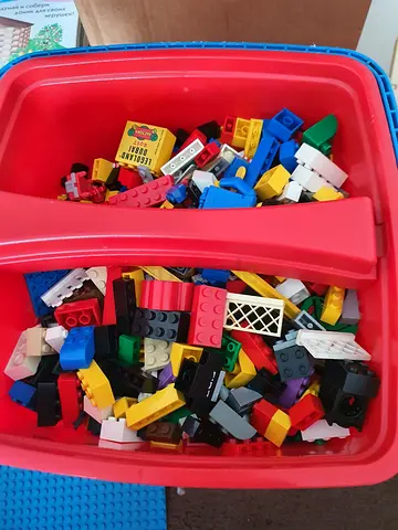 Large Box of lego Mixed Building Bricks (Lego-style) - Assorted Pieces