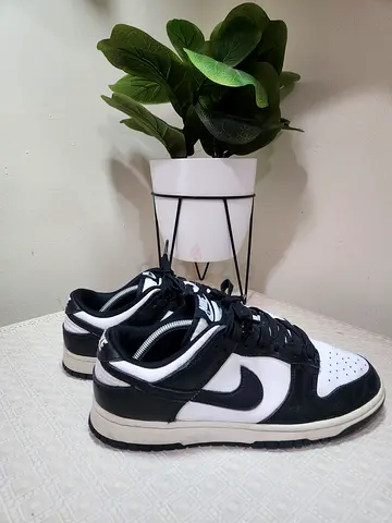 Nike Dunk Low "Panda" Size: US 8, EU 41
