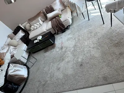 FLOOR CARPET FOR SALE – URGENT
