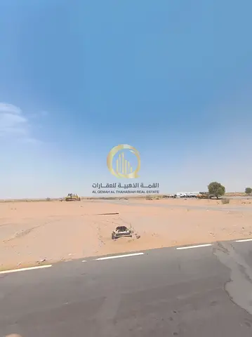 أرض صناعية للبيع في صناعية البطائح الشارقة 10,000 قدم مربع ثاني قطعة من الشارع الجار تملك حر للمواطنين ودول مجلس التعاون الخليجي