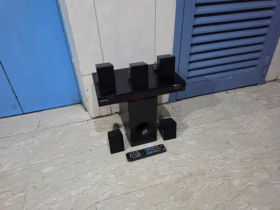 Samsung 5.1ch (Bluetooth, Optical in, Aux) Dolby Home Theatre System in excellent working condition