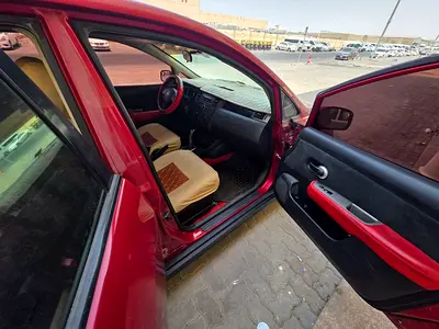 2010 Nissan VERSA 照片 4