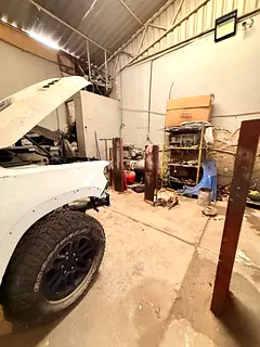 Fully Equipped & Ready-to-Operate Garage for Rent in Industrial Area 6 – Sharjah