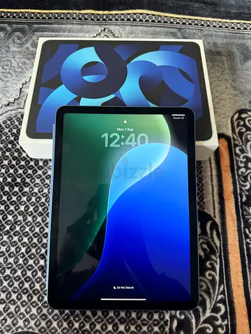 Apple iPad Air (5th gen Wifi) 256GB - Blue with Box -TDRA