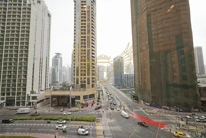 VACANT | UPGRADED UNIT | HUGE LAYOUT