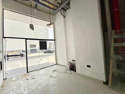 BRAND NEW SHOP FOR RENT IN PRIME LOCATION AVAILABLE FOR IMMEDIATE OCCUPANCY WITH HIGH FOOT TRAFFIC FLEXIBLE PAYMENT TERMS AND GREAT DISPLAY WINDOWS