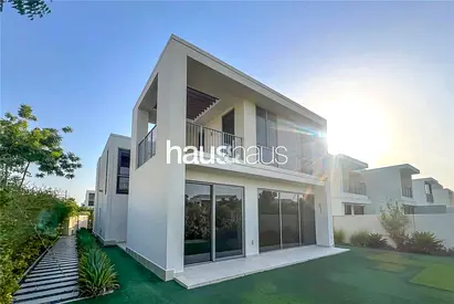 Luxury Living | Near The Pool | Single Row