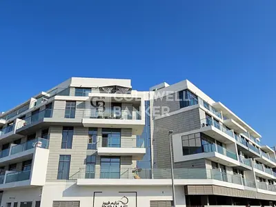 Vacant | Open View | Middle Floor