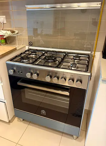 Stainless Steel 5-Burner Gas Cooker with Oven - Good Condition