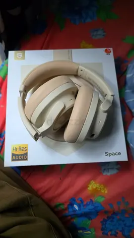 Beige Bluetooth Over-Ear Headphones (Hi-Res) - Light Use