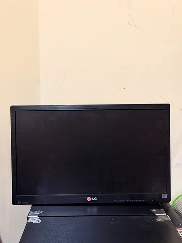 LG 24-inch LED Monitor - Good Working Condition