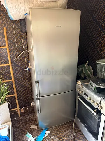 Move out sale simens fridge 700 liter Silver, Good Working Condition