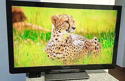 Panasonic Normal Tv 42 inch with Smart tv box Good Working Condition