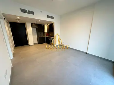🔥 عرض لا يُفوّت! شقة فاخرة غرفة وصالة في سكون الجادة | 62,999 درهم سنويًا 🏡✨