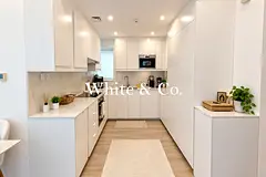 UPGRADED APARTMENT | LARGE UNIT | BRIGHT