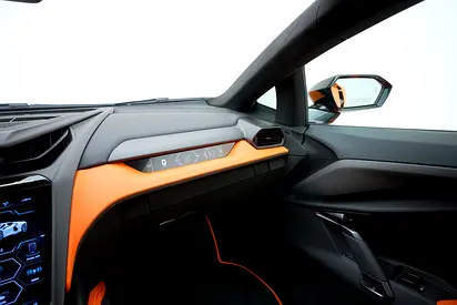 صورة 11 لـ 2024 Lamborghini REVUELTO