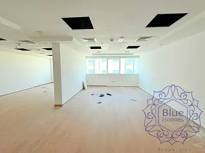 Ready to move/Fully Fitted/High Floor