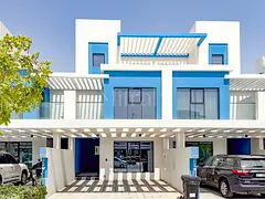 5BR Townhouse | Spacious Layout | Large Terrace