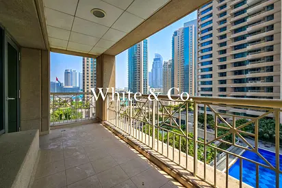 Unfurnished | Upgraded | 2 Bedrooms Unit
