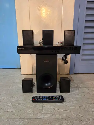 Samsung 5.1ch (Bluetooth, Optical in) Home Theatre System in excellent working