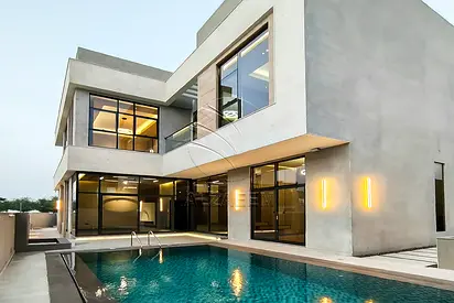√ Corner Villa| Smart Home | Pool | Near the Sea √