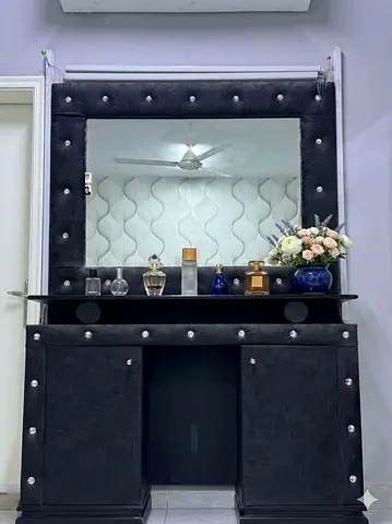 Dressing table