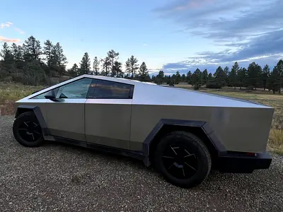 2024 Tesla CYBERTRUCK photo 15