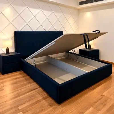 Modren Denign New King size Hydrolic Storage bed Available