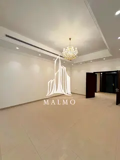 Brand new villa with Luxury Finishing Close to the Exit