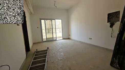فرصة مميزة لامتلاك استوديو بمساحة كبيرة وبموقع مميز، مع تسهيلات في الدفع وقسط شهري مناسب، واستلام فوري. مطبخ مغلق بلكونة إطلالة مفتوحة مقابل المسجد