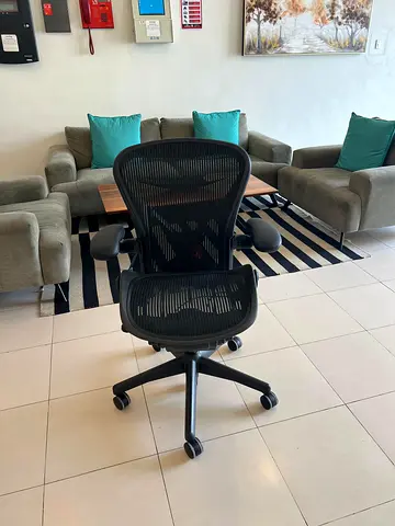 HERMAN MILLER AERON CLASSIC SIZE B FULLY LOADED