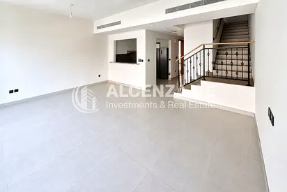 Elegant 3BR Townhouse | Prime Location | Rent
