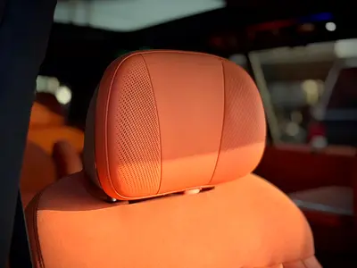 صورة 15 لـ 2025 LYNK & CO 900