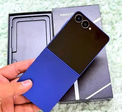 SAMSUNG GALAXY Z FLIP 7 512GB STORAGE NAVY BLUE COLOR
