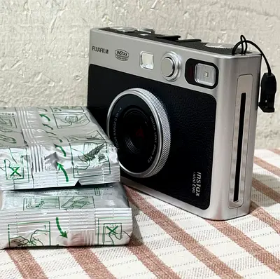 Fujifilm Instax Mini Evo - Hybrid Instant Camera (With 2 film pack)