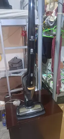 Cordless vacuum