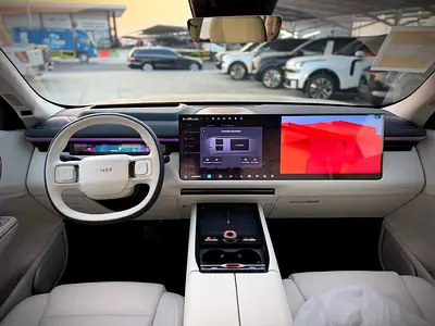 2025 LYNK & CO 900 photo 7