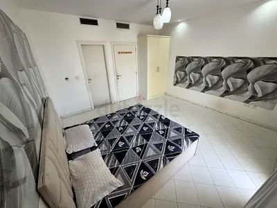 Fully Furnished Room all inclusive available .