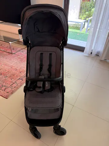 Lightly used Nuna TRVL stroller - compact, city-friendly