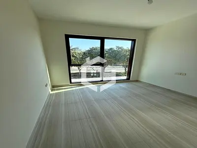 Brand New | Single Row | Prime Location