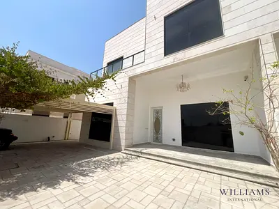CUSTOM BUILD | BRAND NEW | PRIVATE LIFT