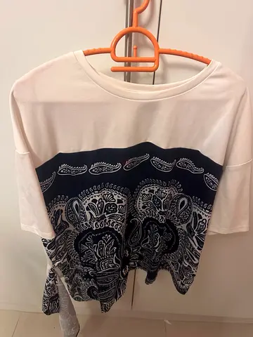 White cotton top with navy paisley print, tied front