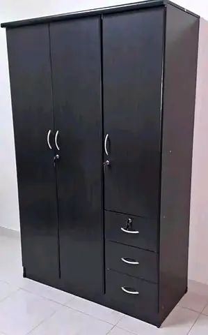Brand new 3door wardrobe made in Thailand 🇹🇭